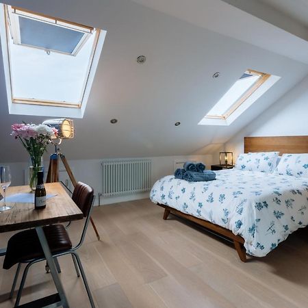 Luxury And Bright Bedrooms In Queens Park Лондон Екстериор снимка